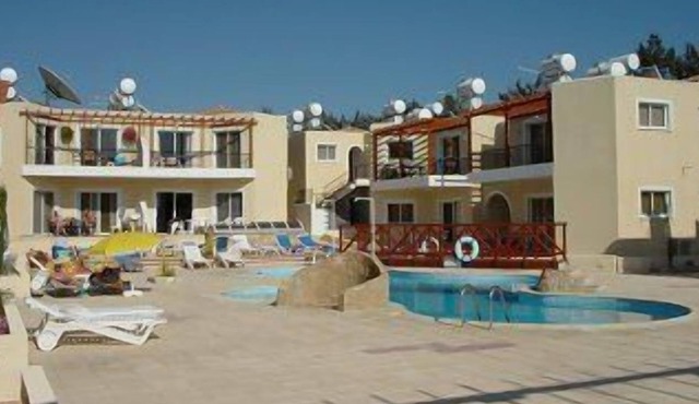 Delightful Apartment with Shared Pool - TV, Wifi, AC - Modern and Well Equipped