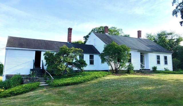 Delightful Classic Farmhouse With Gorgeous Views