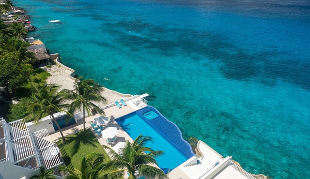 Delightful Oceanfront 3BR Condo South tower,the best Ocean views in the complex!