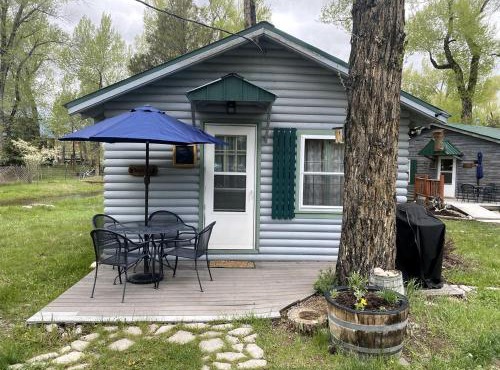 Delightful Secluded Cabin in Riverside, Wyoming