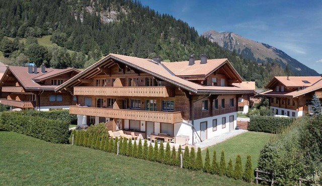 Delightfully Presented Flat with Amazing Views