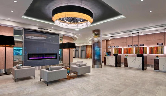 Delta Hotels by Marriott Edmonton Centre Suites