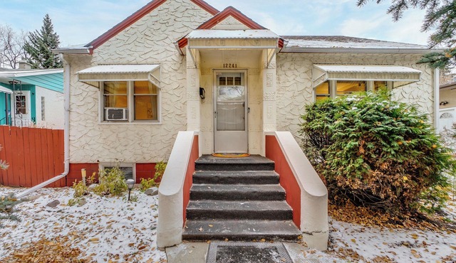 Delton - Character home in Central Location | BBQ