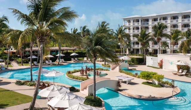 Deluxe 1 BR, All-Inclusive Suite at Alexandra Resort