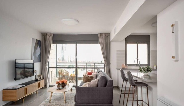 Deluxe 3 bedrooms flat in residential area