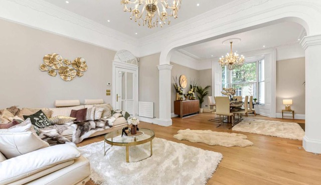 Deluxe 5 Bedroom in Holland Park