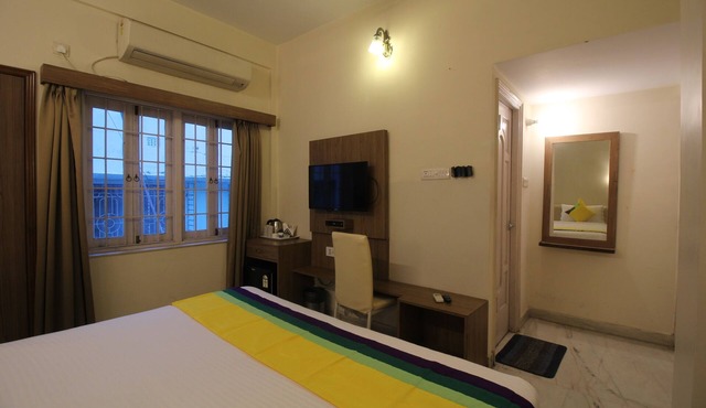 Deluxe AC Room at Anamitra Guest House # 3