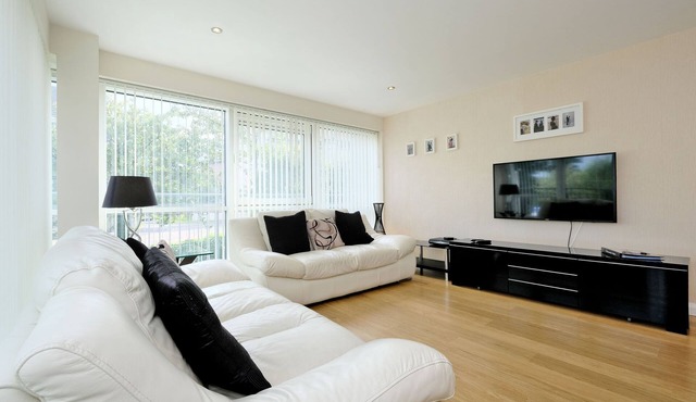 Deluxe and secure apartment close to Aberdeen city centre