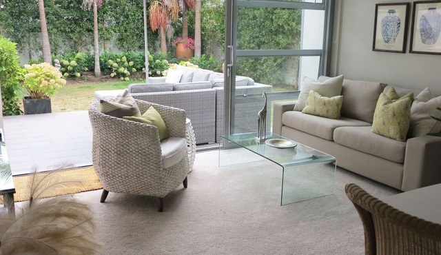 Deluxe Apartment By the Beach - 20 steps to beautiful Kohi Beach and waterfront.