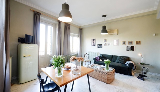 DELUXE APARTMENT