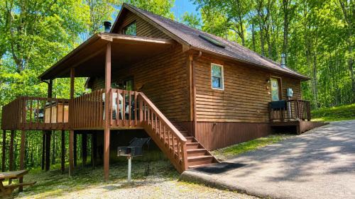 Deluxe Cabin #11 with Hot Tub on Patoka Lake in Southern Indiana