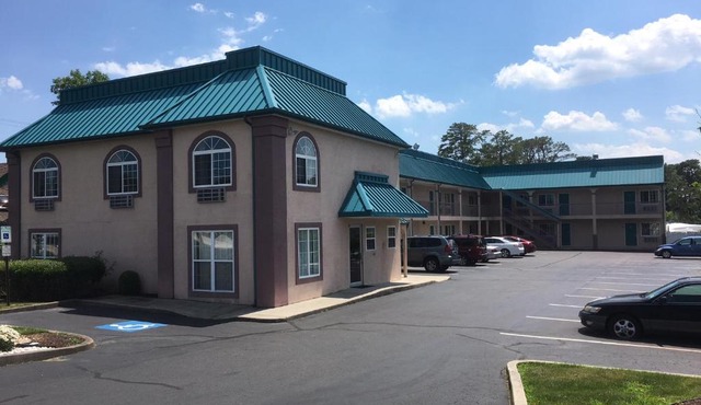 Deluxe Inn
