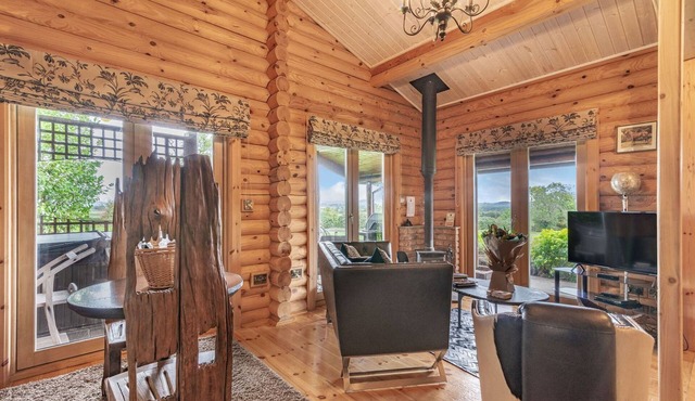 Deluxe lodge perfect for a romantic retreat.