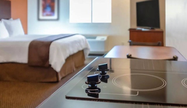 Deluxe Mountain View Room for Relaxation and Adventure | Kitchen | Free Parking