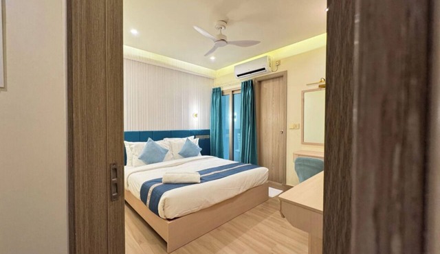Deluxe Premium Beach-view Room with Balcony