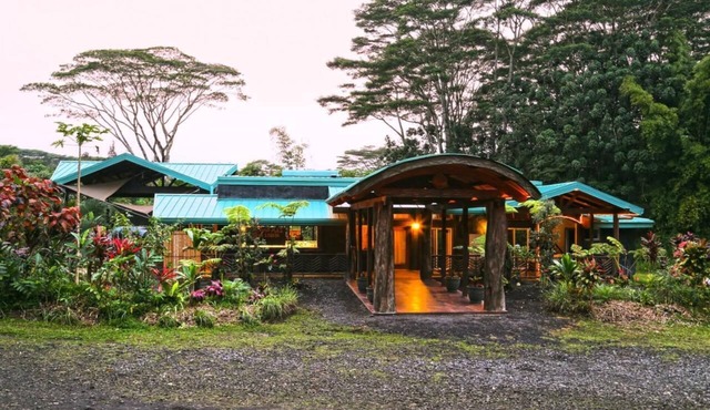 Deluxe Premium Cabin at Eco Retreat & Farm-Stay