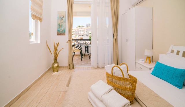 Deluxe Studio Apartment with Sea view