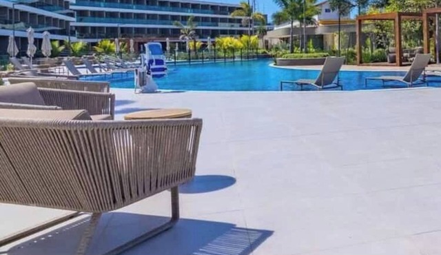 Deluxe Studio Beach Class Summer Resort w/Pool & Jacuzzi