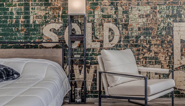 Deluxe Studio in Historic Downtown Building!