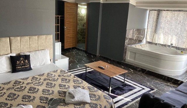 Deluxe Suit Apartment