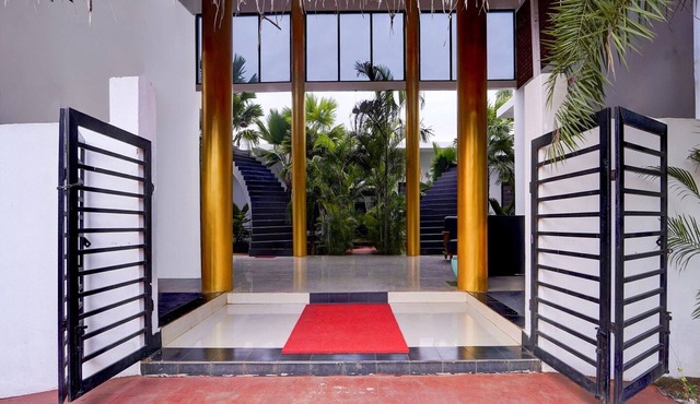 Deluxe Vanam Resort