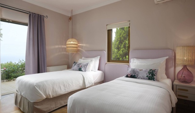 Deluxe Villa With Private Pool - with Panoramic View, Art Blue Villas