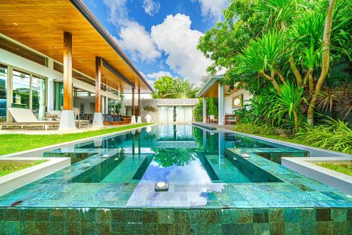 Deluxe Villas Phuket Free Airport Pickup from 7 days