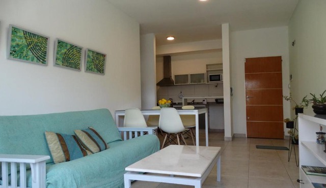 Departamento de dos ambientes a 60 metros de la plaza de Adrogué