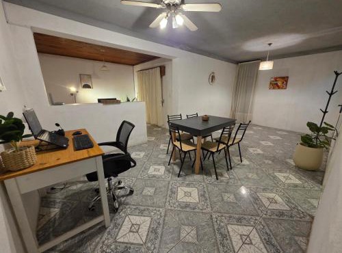 Departamento dos dormitorios en 3er piso por escaleras
