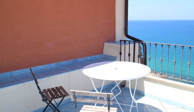 DEPENDANCE DELLE GRAZIE in charming Pizzo by the sea + PARKING + WIFI