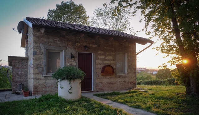 Dependance Rose, a romantic living room with double bed and bathroom