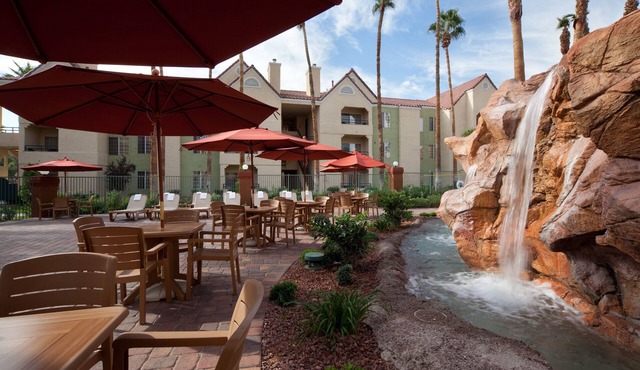 Desert Club offers the best of both Vegas experiences.