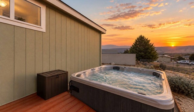 Desert Home! Hot Tub, Near Zion & Grand Staircase-Escalante