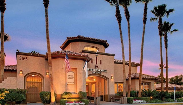 Desert Retreat Resort 1 br suite Friday check-in