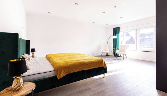 Design apartment centrally located in Andernach with top view, WiFi, kitchen, parking space