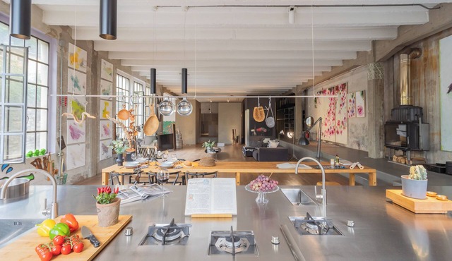Design Loft with Private Parking