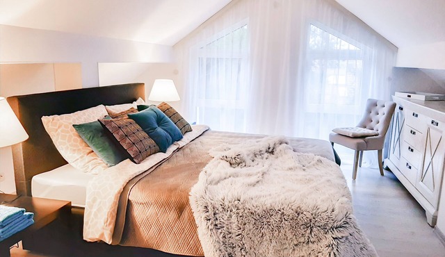 Design maisonette 5 min from the pond with great hiking and biking trails