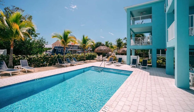 Designed for Smooth, Memorable Getaways! Outdoor Pool, Pets Are Welcome!