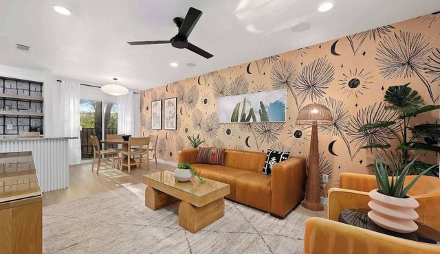 Designer Duplex - Pool, Fire Pit, Backyard Oasis