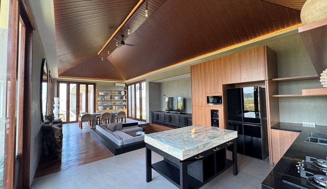 Designer villa near rice fields. Super quiet, stylish with pool and rooftop view