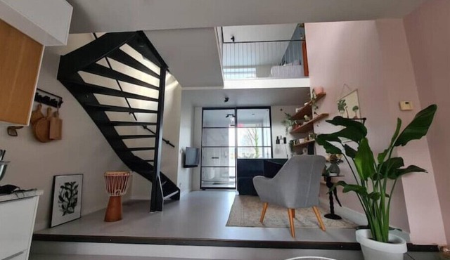 Desired 4-layer home Kop van Zuid, near downtown