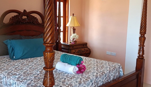 DESIRED VIEW second floor Villa. Spacious 3 bedrooms 2 baths unbelievable views