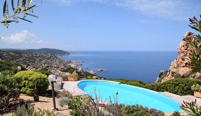 Detached villa, 3 bedrooms, private pool & breathtaking sea views