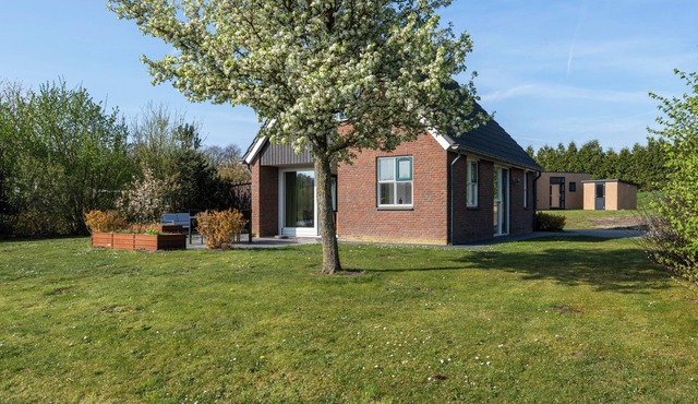 Detached bungalow for 6 people, fully equipped.