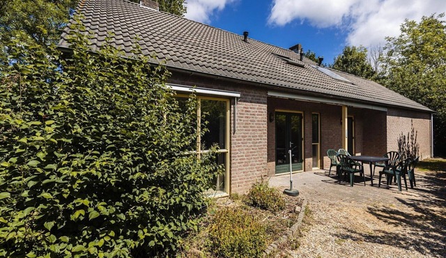Detached Bungalow in Peaceful Setting