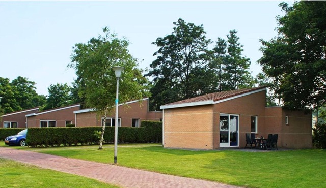 Detached bungalow with a dishwasher at 21 km from Leeuwarden