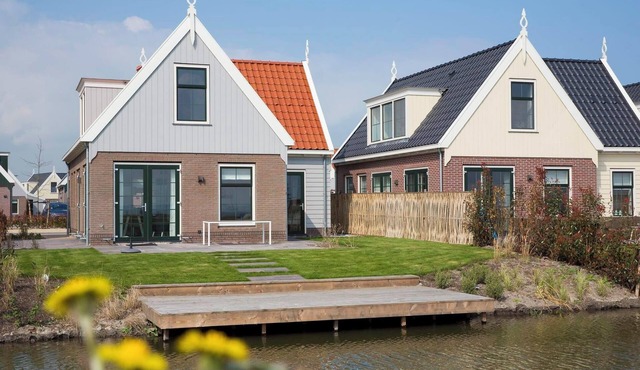 Detached bungalow with 4 bedrooms, 2 bathrooms and a terrace