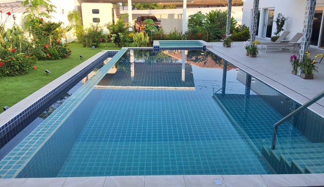 Detached exclusive pool villa, secluded, bars and restaurants. 5 min. by car