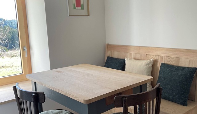 Detached gîte renovated in 2025, cosy for 2 people, peaceful setting with forest views.