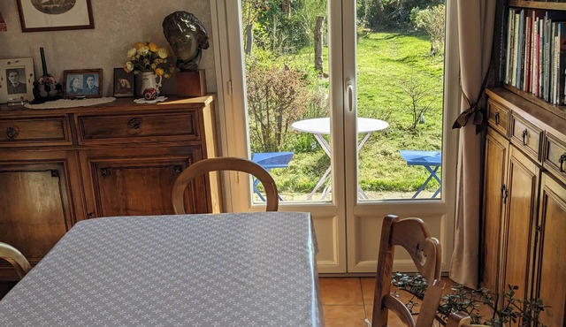 Detached gîte on private property on the edge of the Rambouillet forest.